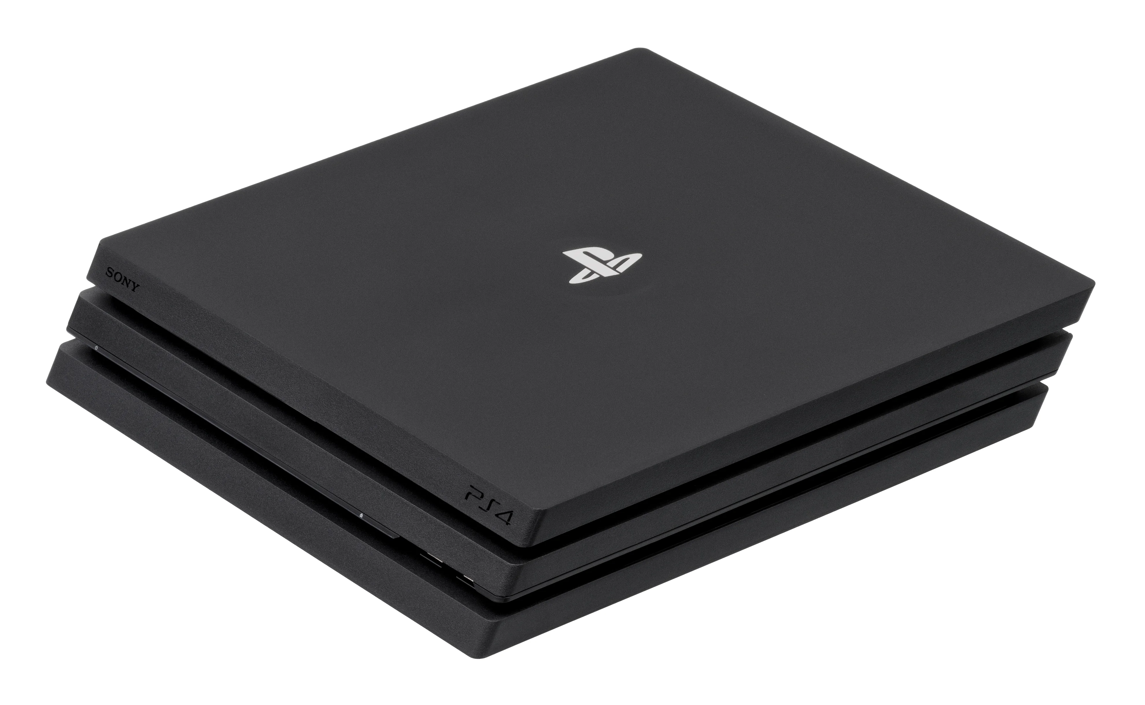 PlayStation 4 Pro konsolunun önden-soldan görünümü, karakteristik üç katmanlı koyu gövde tasarımı