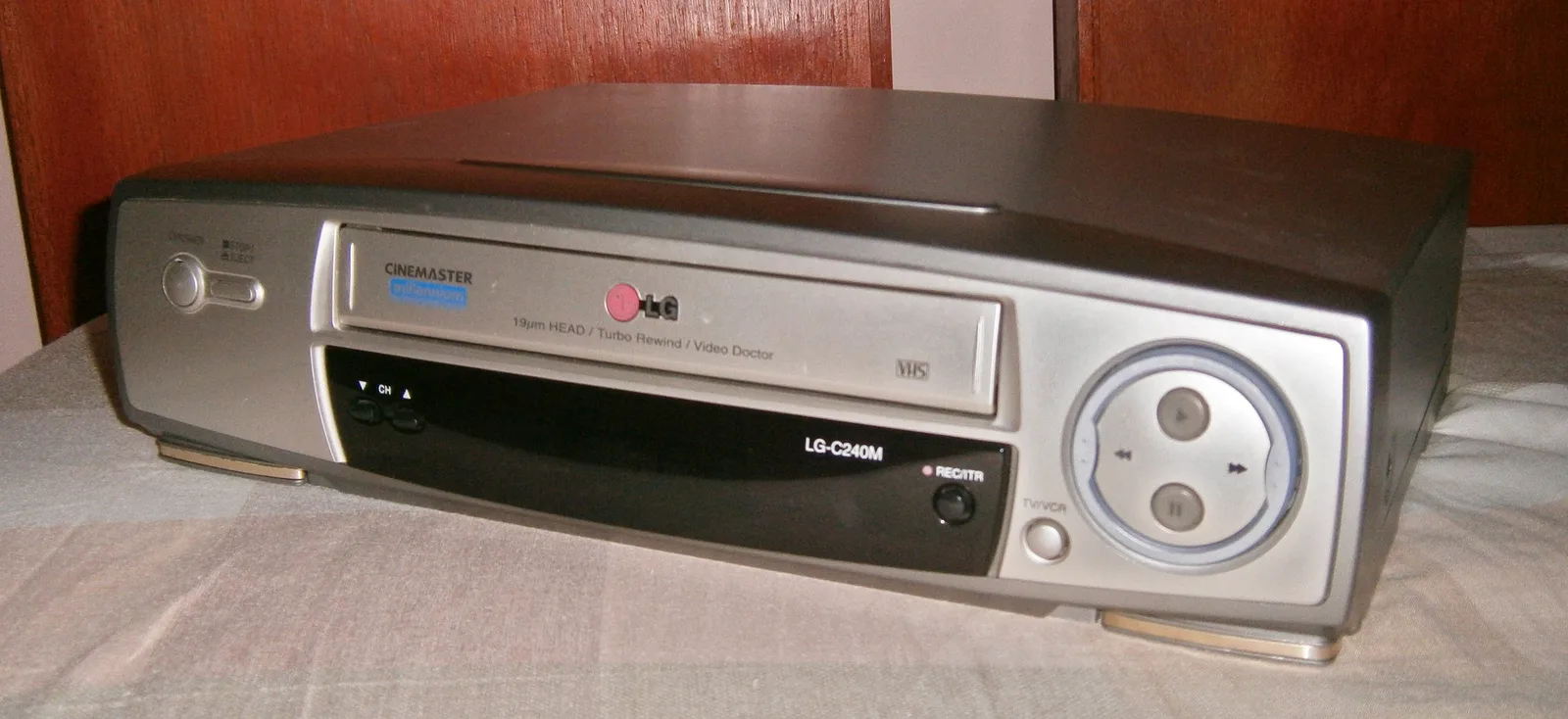 VHS Video Kaset & Video Kaydedici (1976) — Evde Sinema Çağı