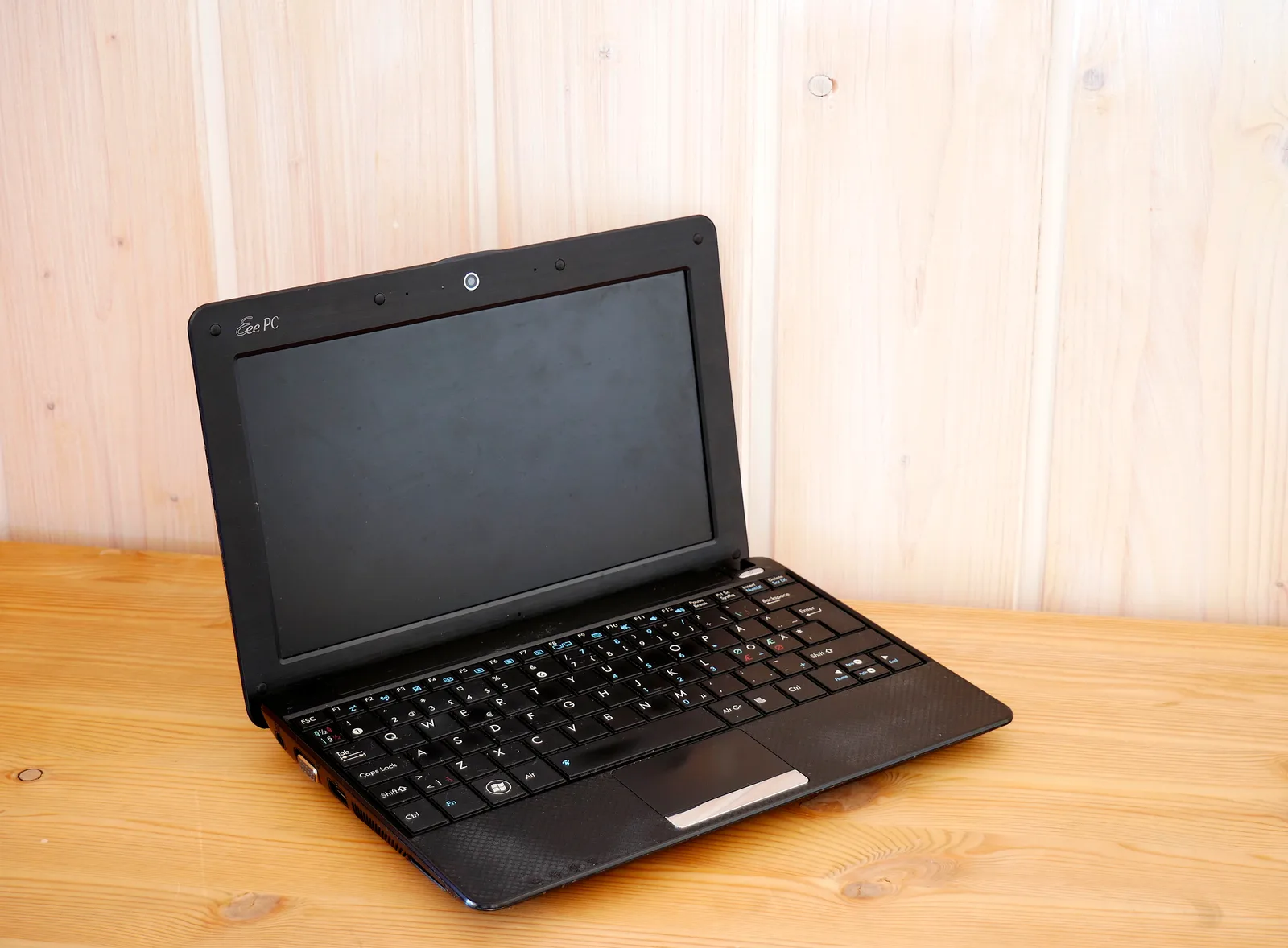 Netbook'lar — Ucuz ve Küçük Dizüstü Akımının Yükselişi ve Çöküşü
