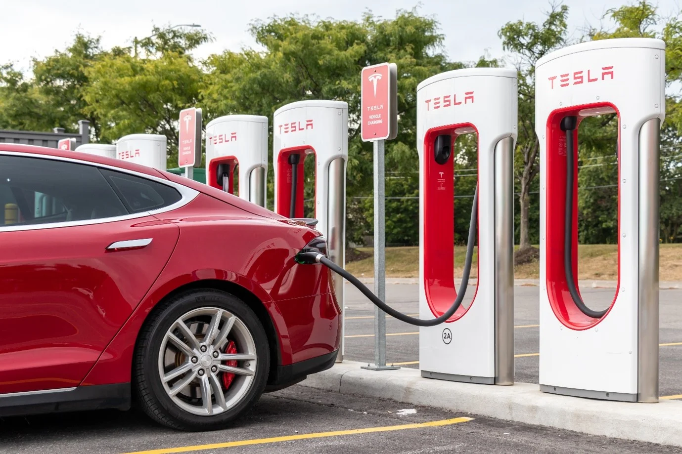 Tesla Yeni Supercharger İstasyonunu Kocaeli'nde Açtı